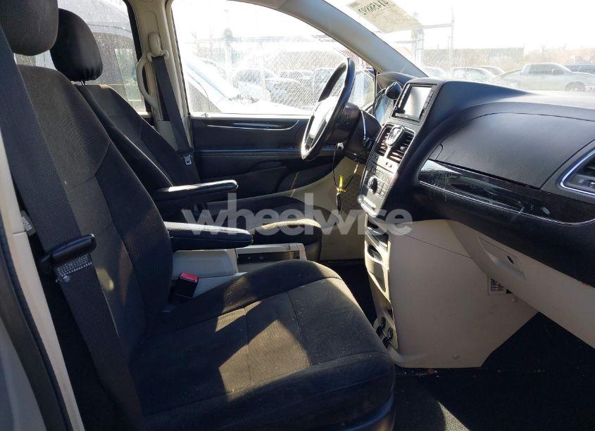 Photo 5 of 2012 Chrysler Town & COUNTRY TOURING (VIN 2C4RC1BG8CR208300)