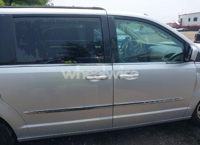 Photo 13 of 2012 Chrysler Town & COUNTRY TOURING (VIN 2C4RC1BG8CR313807)