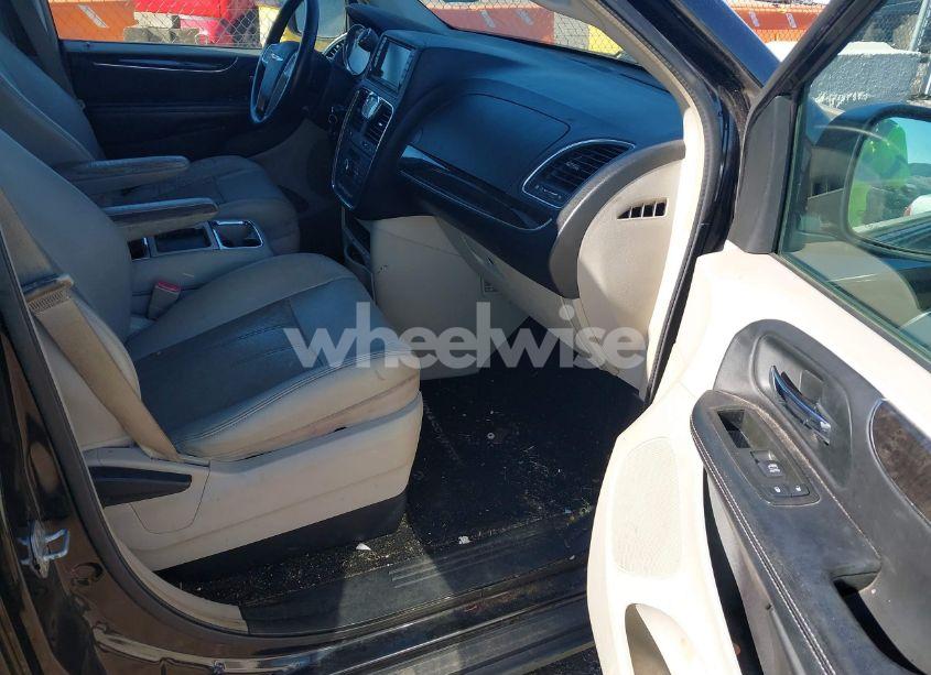 Photo 5 of 2012 Chrysler Town & COUNTRY TOURING (VIN 2C4RC1BG8CR363753)