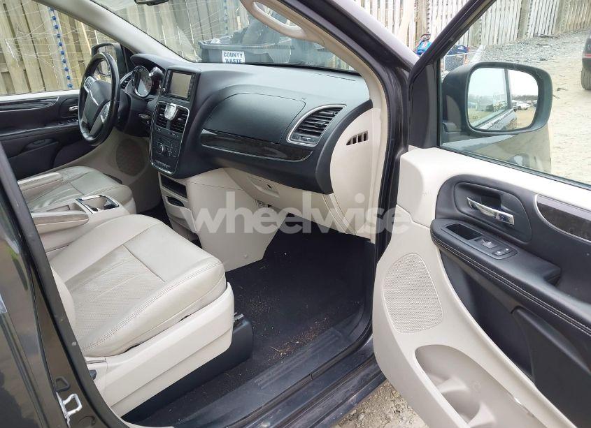 Photo 5 of 2012 Chrysler Town & COUNTRY TOURING (VIN 2C4RC1BG8CR386448)