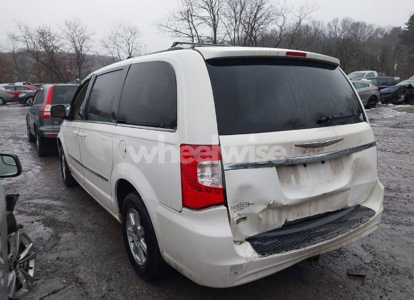 Photo 3 of 2013 Chrysler Town & COUNTRY TOURING (VIN 2C4RC1BG8DR525432)