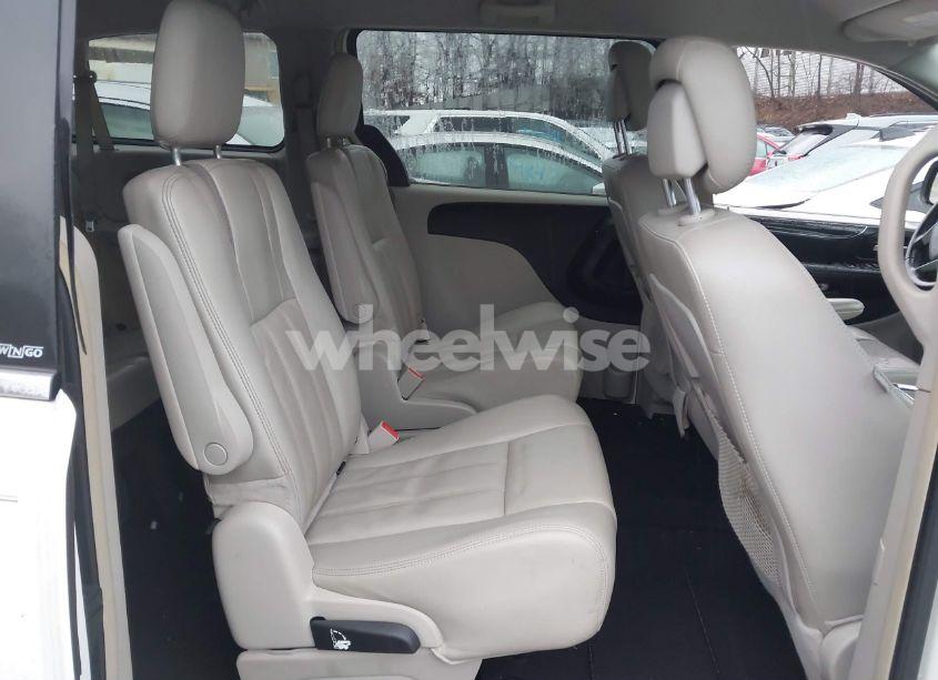 Photo 8 of 2013 Chrysler Town & COUNTRY TOURING (VIN 2C4RC1BG8DR525432)