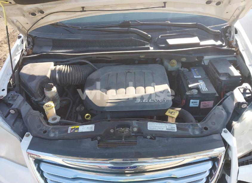 Photo 10 of 2013 Chrysler Town & COUNTRY TOURING (VIN 2C4RC1BG8DR573559)