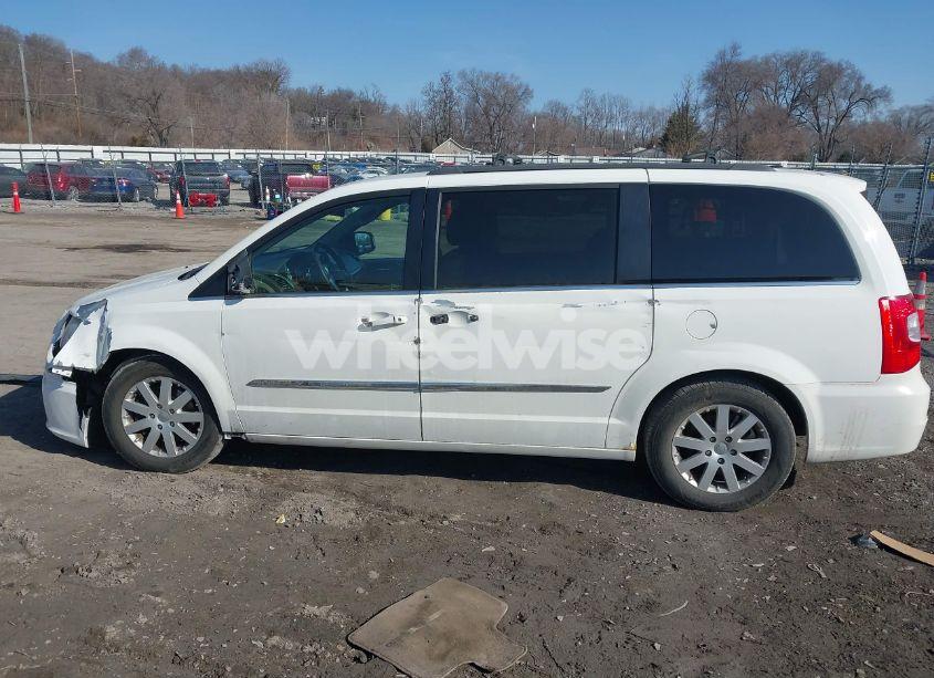 Photo 15 of 2013 Chrysler Town & COUNTRY TOURING (VIN 2C4RC1BG8DR573559)