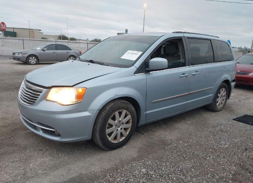 Photo 2 of 2013 Chrysler Town & COUNTRY TOURING (VIN 2C4RC1BG8DR645487)