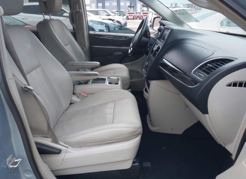 Photo 5 of 2013 Chrysler Town & COUNTRY TOURING (VIN 2C4RC1BG8DR645487)