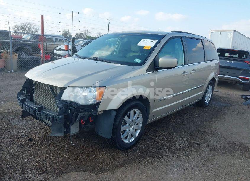 Photo 2 of 2013 Chrysler Town & COUNTRY TOURING (VIN 2C4RC1BG8DR653914)
