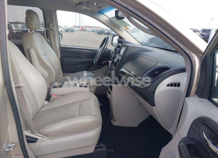 Photo 5 of 2013 Chrysler Town & COUNTRY TOURING (VIN 2C4RC1BG8DR653914)