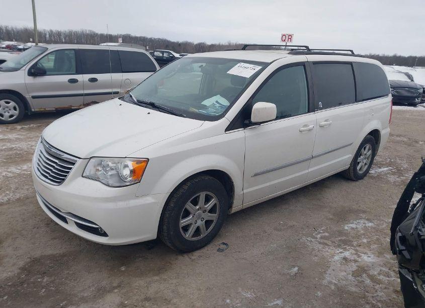 Photo 2 of 2013 Chrysler Town & COUNTRY TOURING (VIN 2C4RC1BG8DR670132)