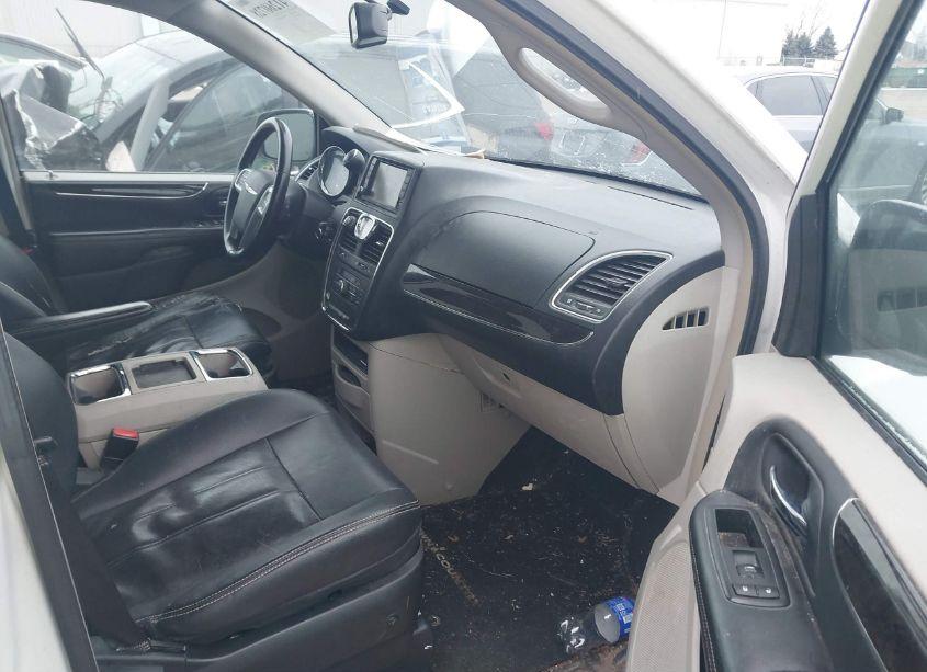 Photo 5 of 2013 Chrysler Town & COUNTRY TOURING (VIN 2C4RC1BG8DR670132)