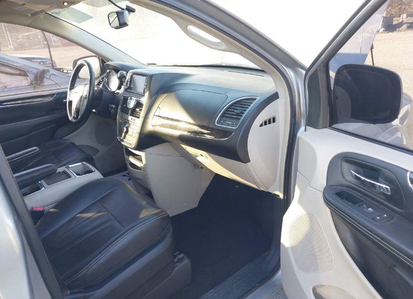 Photo 5 of 2013 Chrysler Town & COUNTRY TOURING (VIN 2C4RC1BG8DR727591)