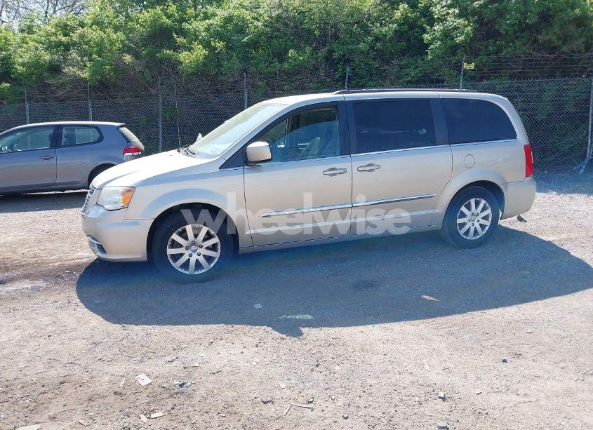 Photo 2 of 2013 Chrysler Town & COUNTRY TOURING (VIN 2C4RC1BG8DR774619)