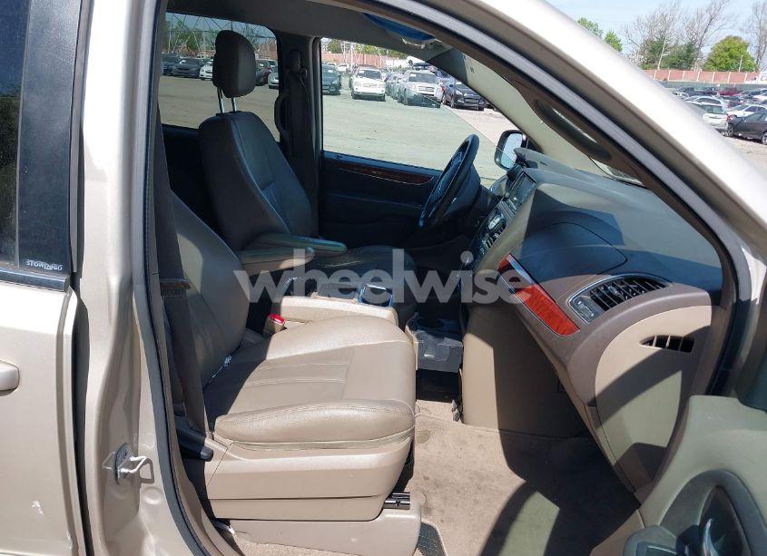 Photo 5 of 2013 Chrysler Town & COUNTRY TOURING (VIN 2C4RC1BG8DR774619)