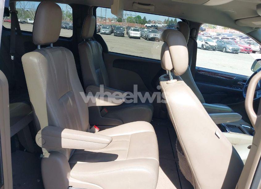 Photo 8 of 2013 Chrysler Town & COUNTRY TOURING (VIN 2C4RC1BG8DR774619)