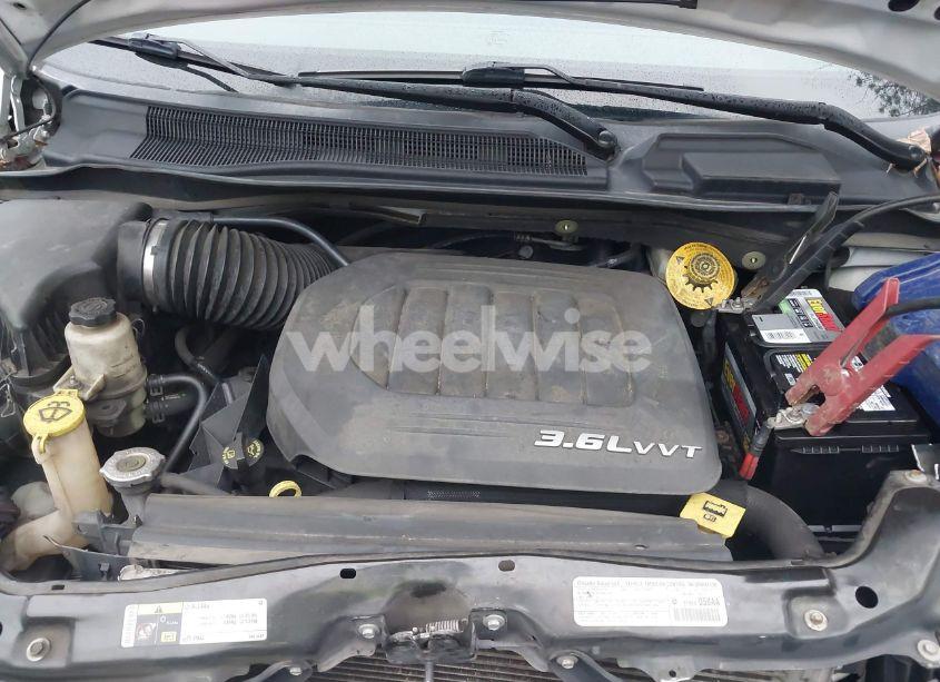 Photo 10 of 2014 Chrysler Town & COUNTRY TOURING (VIN 2C4RC1BG8ER124092)