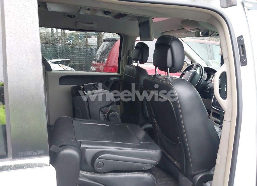 Photo 8 of 2014 Chrysler Town & COUNTRY TOURING (VIN 2C4RC1BG8ER124092)