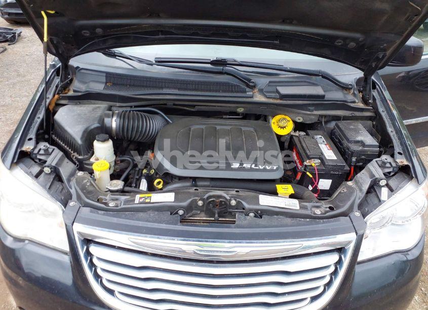 Photo 10 of 2014 Chrysler Town & COUNTRY TOURING (VIN 2C4RC1BG8ER124724)