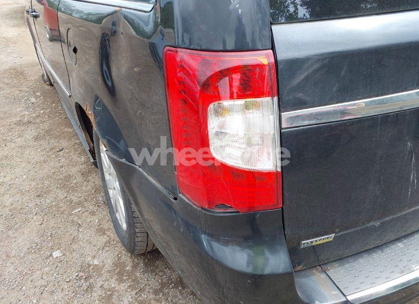 Photo 12 of 2014 Chrysler Town & COUNTRY TOURING (VIN 2C4RC1BG8ER124724)