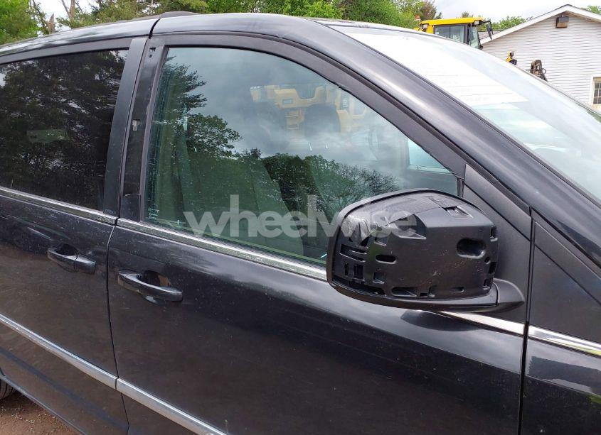 Photo 15 of 2014 Chrysler Town & COUNTRY TOURING (VIN 2C4RC1BG8ER124724)