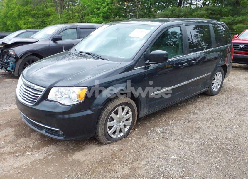 Photo 2 of 2014 Chrysler Town & COUNTRY TOURING (VIN 2C4RC1BG8ER124724)