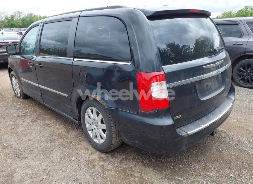 Photo 3 of 2014 Chrysler Town & COUNTRY TOURING (VIN 2C4RC1BG8ER124724)