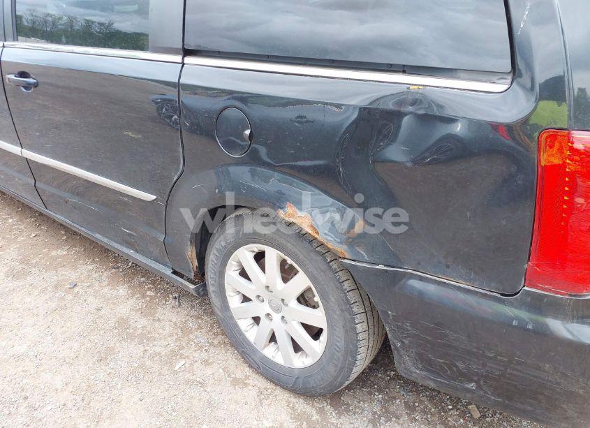 Photo 6 of 2014 Chrysler Town & COUNTRY TOURING (VIN 2C4RC1BG8ER124724)