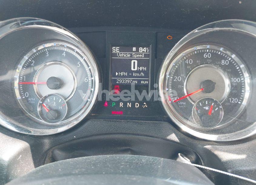 Photo 7 of 2014 Chrysler Town & COUNTRY TOURING (VIN 2C4RC1BG8ER132158)