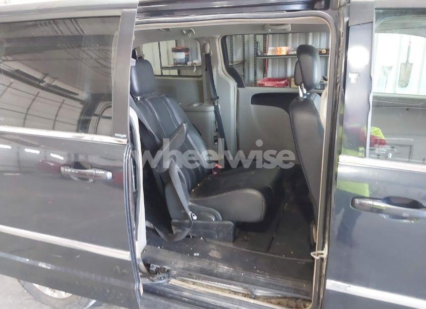 Photo 8 of 2014 Chrysler Town & COUNTRY TOURING (VIN 2C4RC1BG8ER132158)