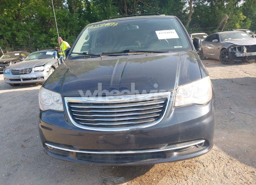 Photo 6 of 2014 Chrysler Town & COUNTRY TOURING (VIN 2C4RC1BG8ER144469)