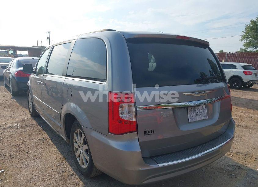 Photo 3 of 2014 Chrysler Town & COUNTRY TOURING (VIN 2C4RC1BG8ER163961)