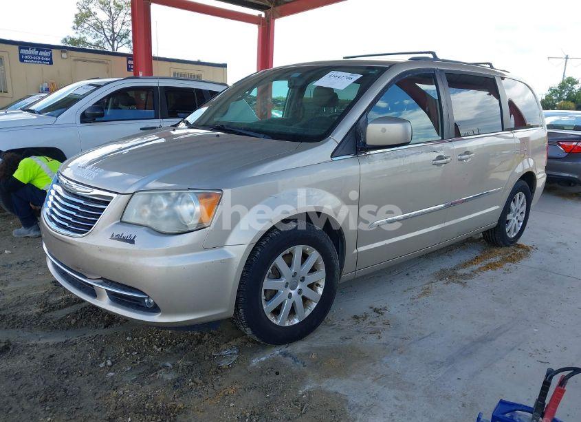 Photo 2 of 2014 Chrysler Town & COUNTRY TOURING (VIN 2C4RC1BG8ER258875)