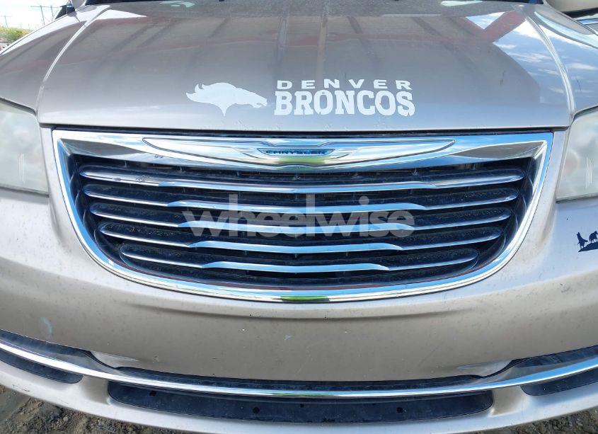 Photo 6 of 2014 Chrysler Town & COUNTRY TOURING (VIN 2C4RC1BG8ER258875)