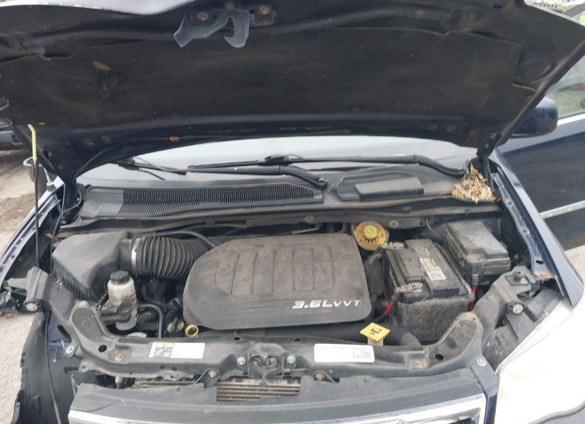 Photo 10 of 2014 Chrysler Town & COUNTRY TOURING (VIN 2C4RC1BG8ER294016)