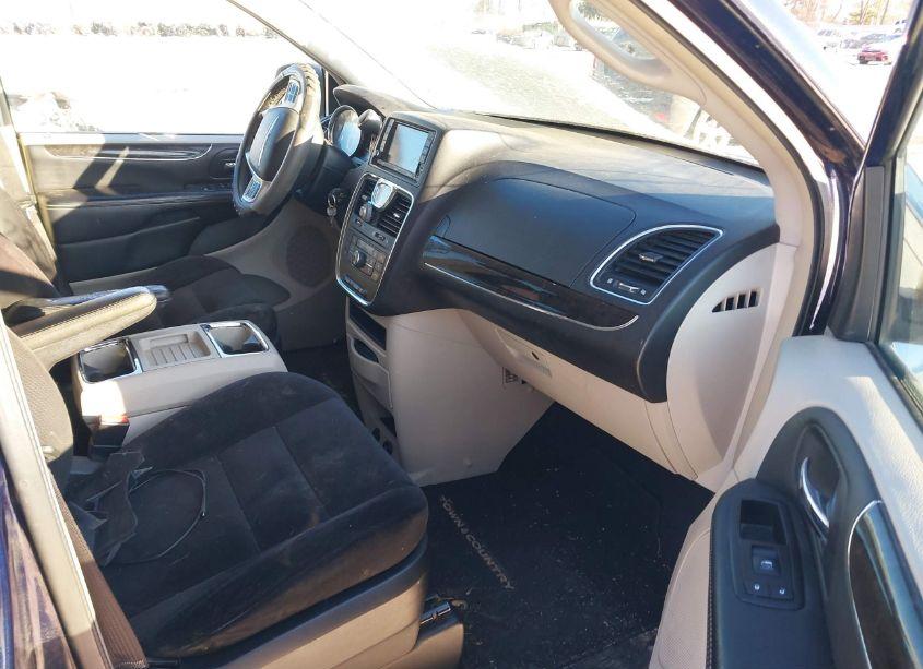 Photo 5 of 2014 Chrysler Town & COUNTRY TOURING (VIN 2C4RC1BG8ER307301)