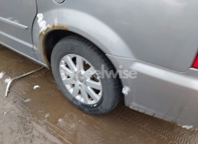 Photo 19 of 2014 Chrysler Town & COUNTRY TOURING (VIN 2C4RC1BG8ER326494)