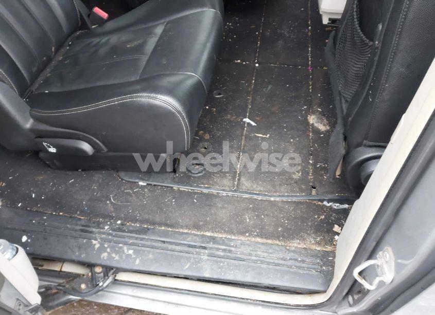 Photo 8 of 2014 Chrysler Town & COUNTRY TOURING (VIN 2C4RC1BG8ER326494)