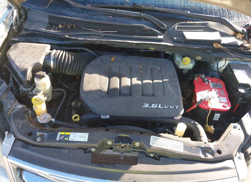 Photo 10 of 2014 Chrysler Town & COUNTRY TOURING (VIN 2C4RC1BG8ER336507)