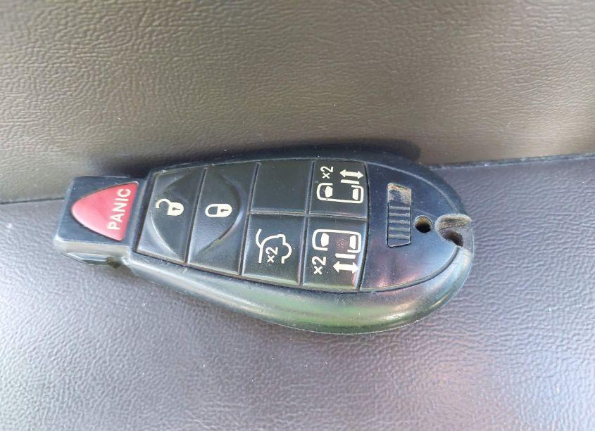 Photo 11 of 2014 Chrysler Town & COUNTRY TOURING (VIN 2C4RC1BG8ER336507)