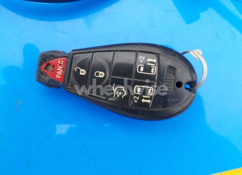 Photo 11 of 2014 Chrysler Town & COUNTRY TOURING (VIN 2C4RC1BG8ER342307)