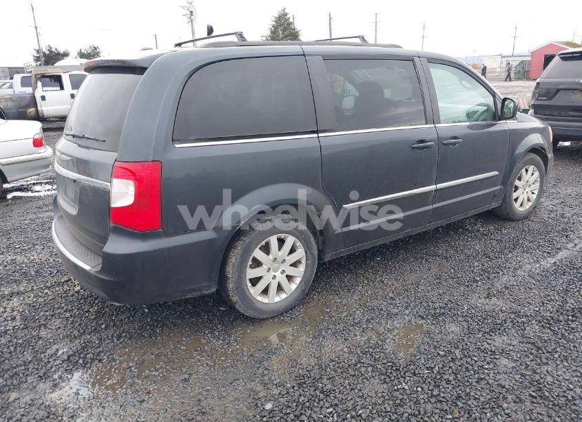 Photo 4 of 2014 Chrysler Town & COUNTRY TOURING (VIN 2C4RC1BG8ER342307)