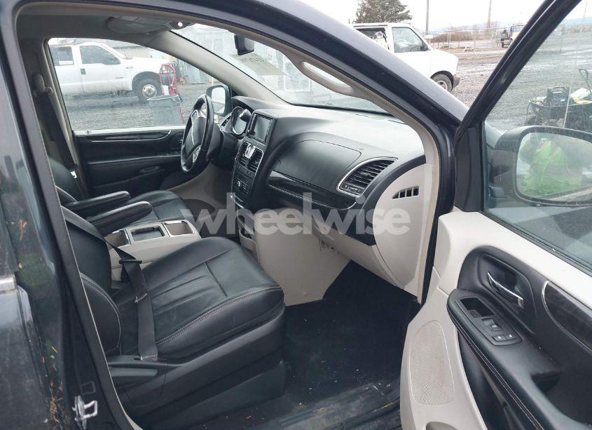 Photo 5 of 2014 Chrysler Town & COUNTRY TOURING (VIN 2C4RC1BG8ER342307)