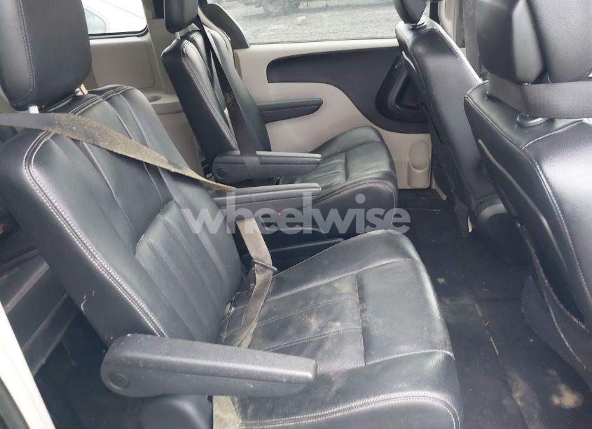 Photo 8 of 2014 Chrysler Town & COUNTRY TOURING (VIN 2C4RC1BG8ER342307)