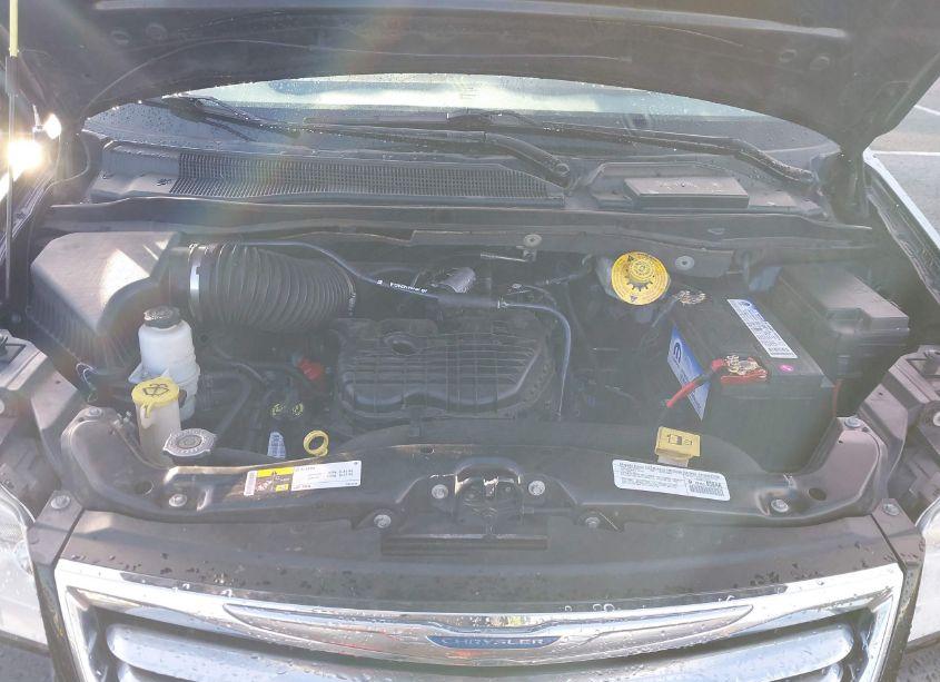 Photo 10 of 2014 Chrysler Town & COUNTRY TOURING (VIN 2C4RC1BG8ER343330)