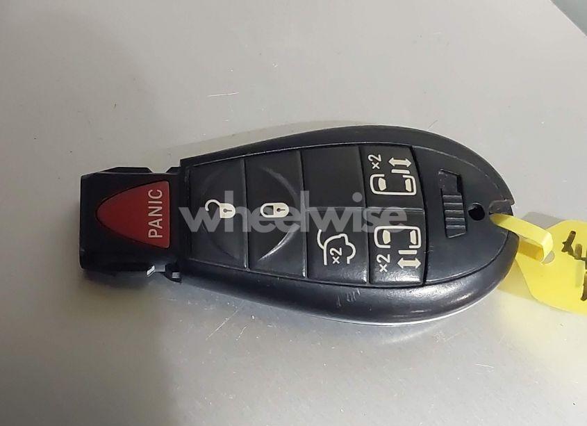 Photo 11 of 2014 Chrysler Town & COUNTRY TOURING (VIN 2C4RC1BG8ER368258)