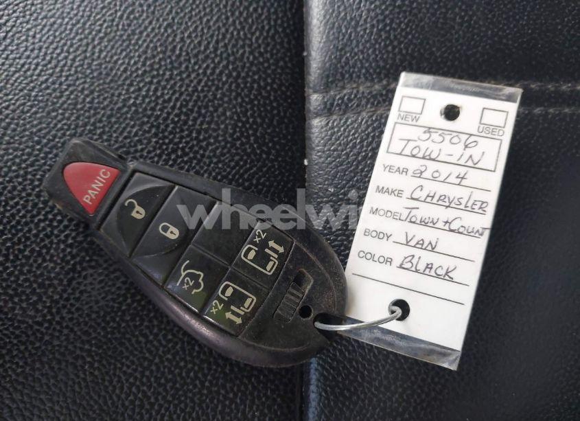 Photo 11 of 2014 Chrysler Town & COUNTRY TOURING (VIN 2C4RC1BG8ER382676)