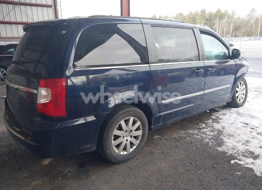 Photo 4 of 2014 Chrysler Town & COUNTRY TOURING (VIN 2C4RC1BG8ER382676)