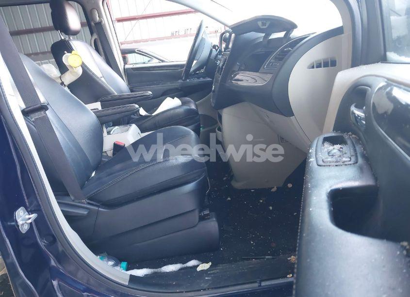 Photo 5 of 2014 Chrysler Town & COUNTRY TOURING (VIN 2C4RC1BG8ER382676)