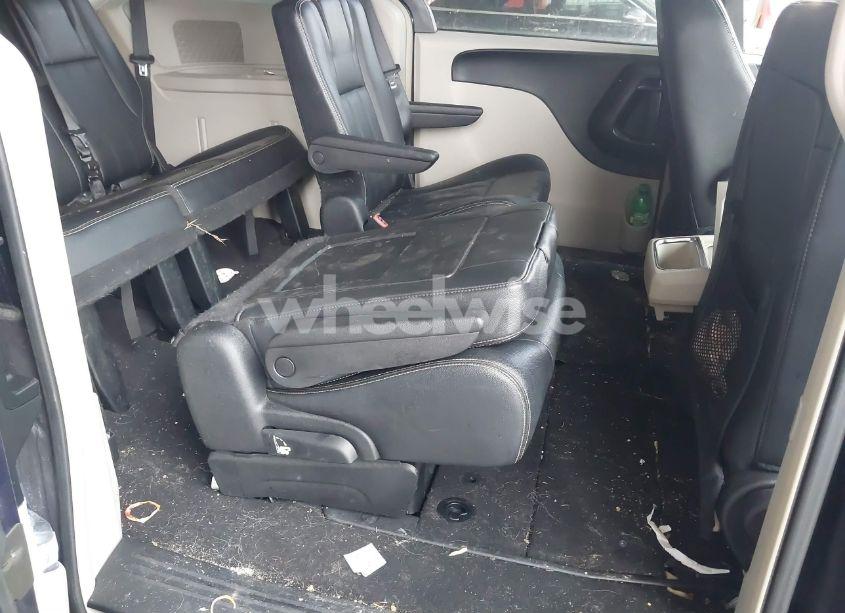 Photo 8 of 2014 Chrysler Town & COUNTRY TOURING (VIN 2C4RC1BG8ER382676)