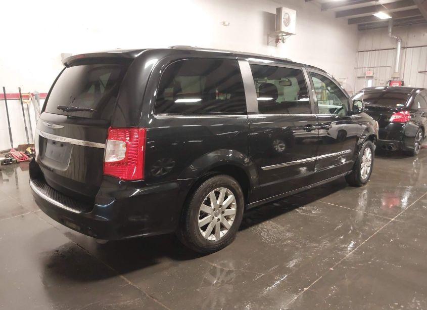 Photo 4 of 2014 Chrysler Town & COUNTRY TOURING (VIN 2C4RC1BG8ER397176)