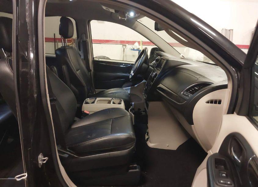 Photo 5 of 2014 Chrysler Town & COUNTRY TOURING (VIN 2C4RC1BG8ER397176)